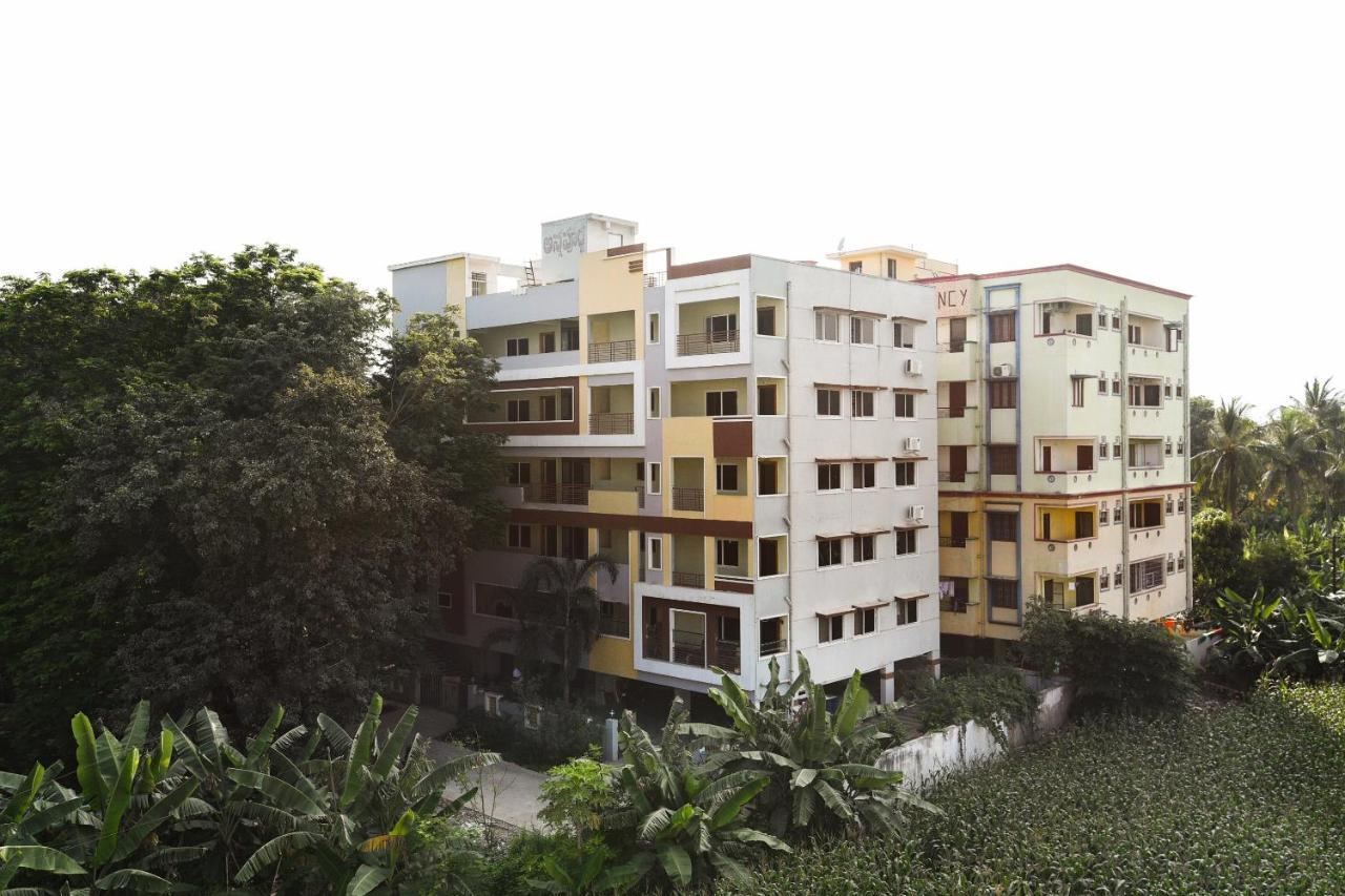 Oyo 26234 Annapurna Nilayam Vijayawāda Exterior photo